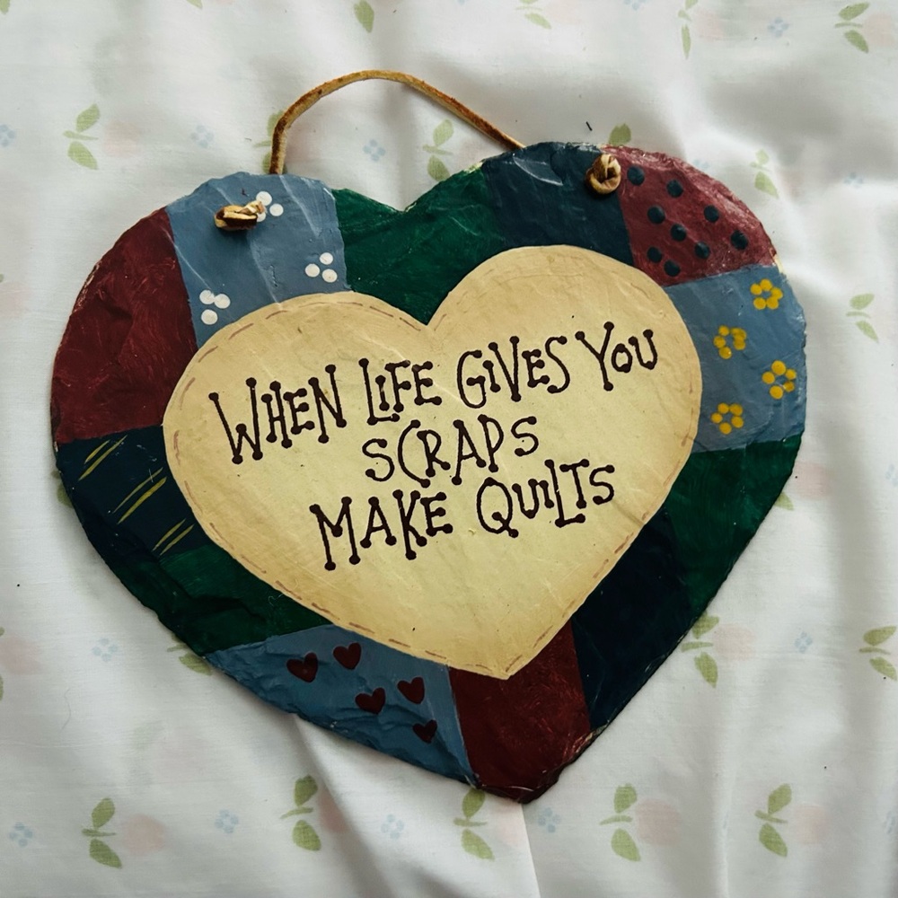 Quilters Plain Jane plaque heart-shaped hanging